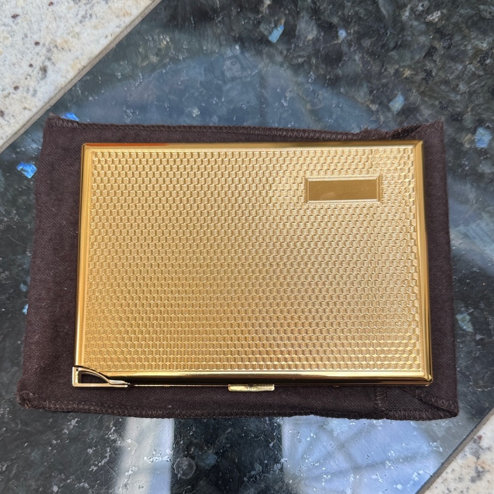 Colibri Luxurious Gold Lighter & Cigarette Case Holder